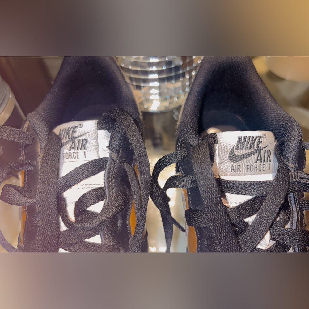 Nike Kids Sneakers in Black, White, and Gold - Picture 5 of 5